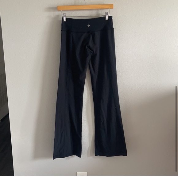 Lululemon yoga pants - Picture 3 of 5